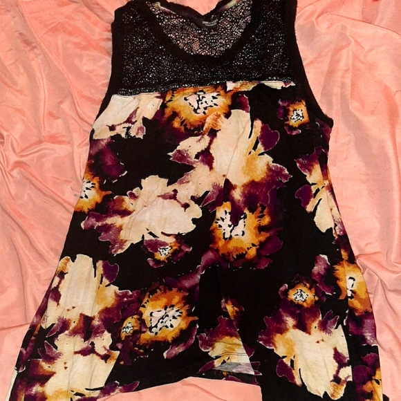 blouse - Picture 2 of 4